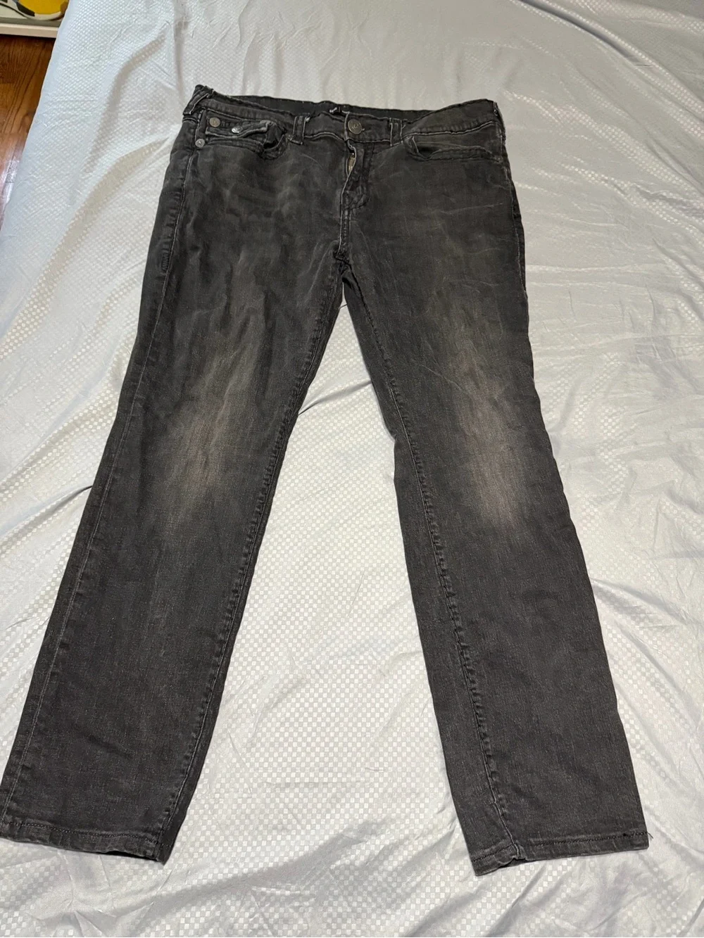 Size 40 True Religion Geno Relaxed slim Jeans